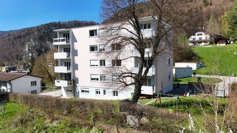 Zu verkaufen in Moutier, Renditeobjekt mit 9 Wohnungen
