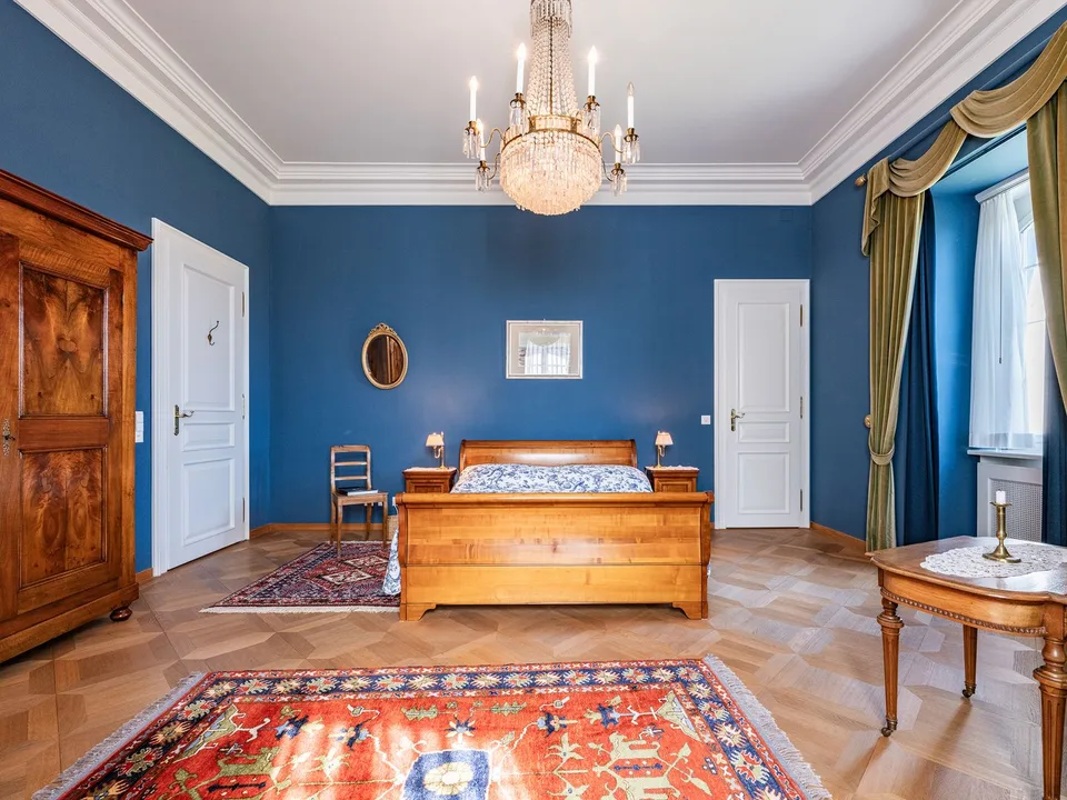 Königlich leben: Landhausvilla mit Bauparzelle – Foto 11 von 13