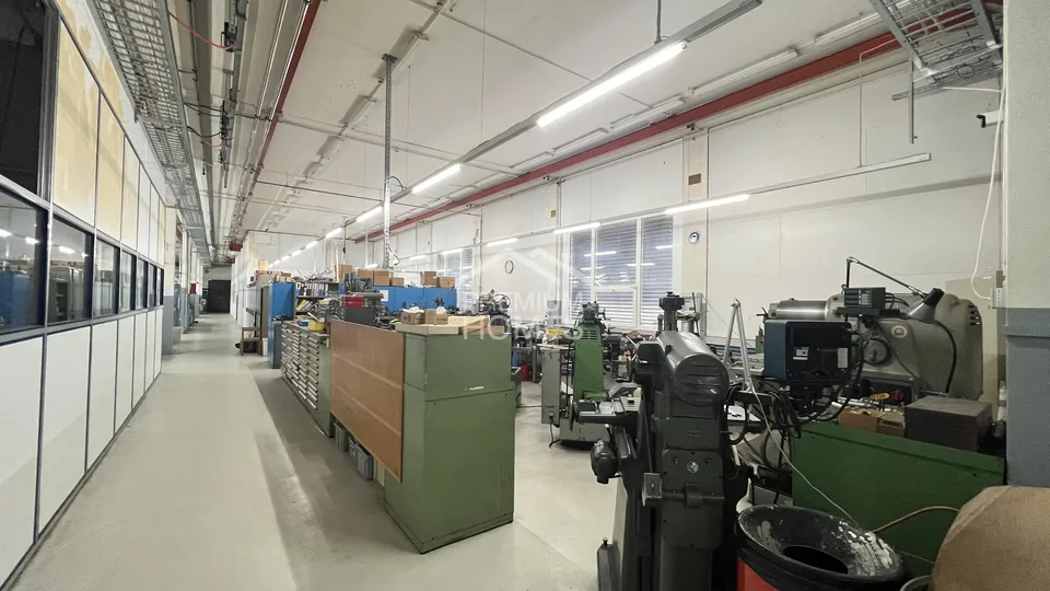 Edificio industriale con potenziale residenziale