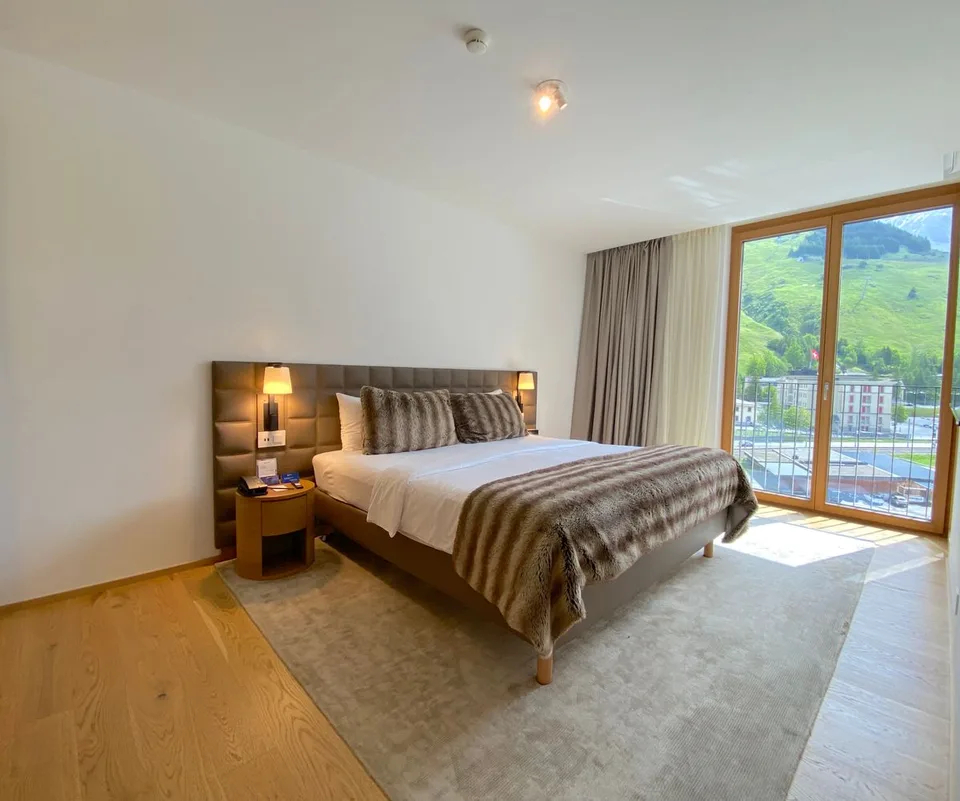 Résidence alpine de luxe avec service hôtelier, bien-être et potentiel de rendement durable