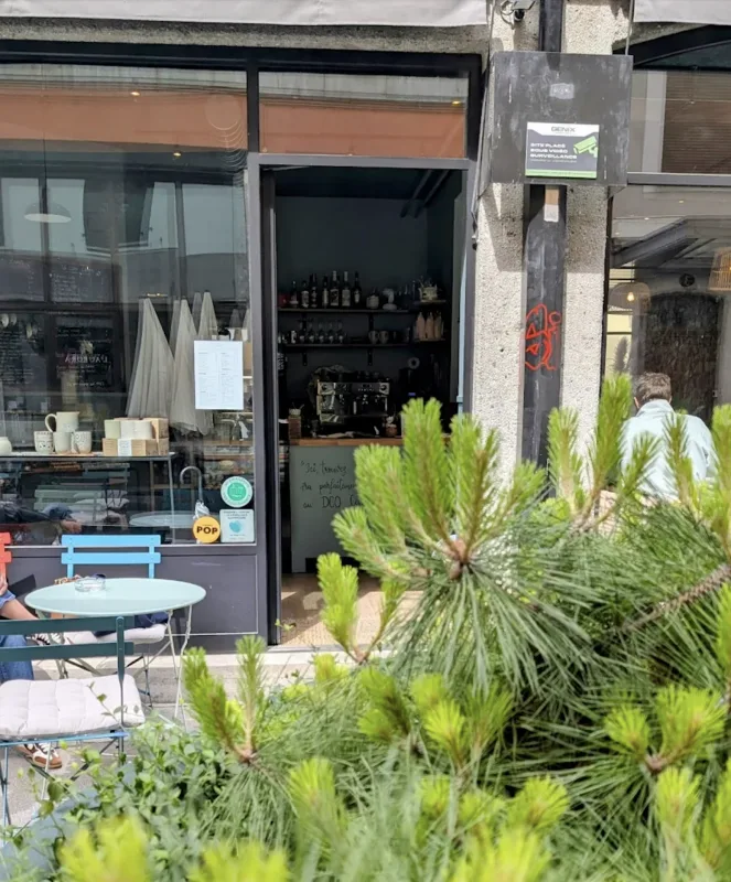 Café - Eaux Vives – Foto 11 von 13