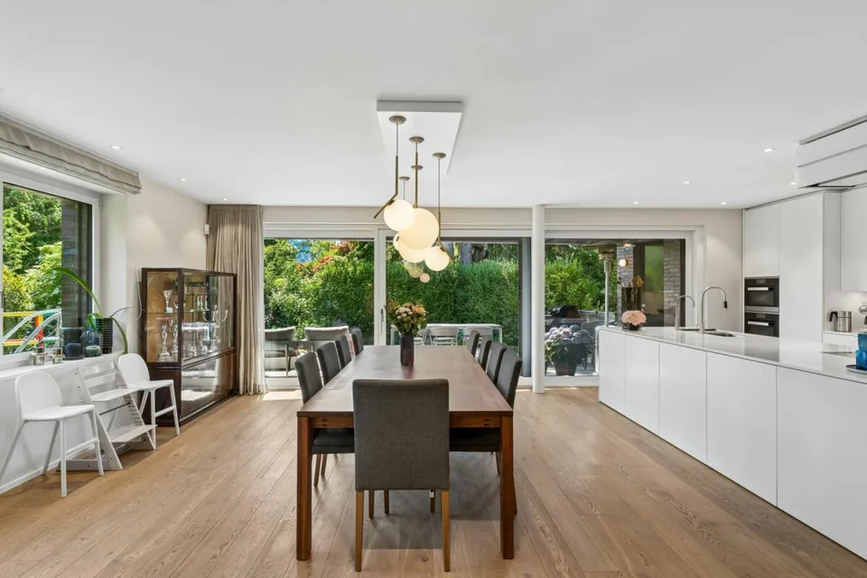 Appartement de jardin exclusif de 6,5 pièces avec finitions haut de gamme et sauna privé