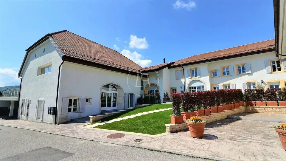 Appartement rénové en duplex avec vue sur le lac proche de Rolle