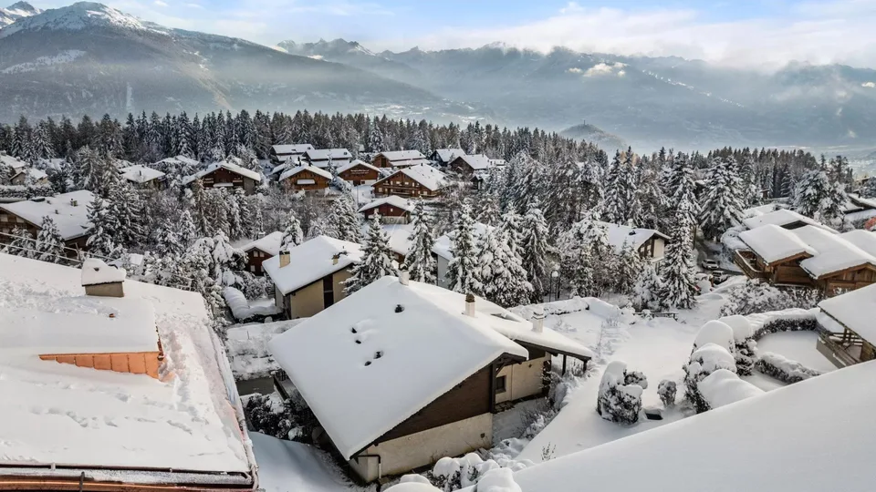 Chalet avec vue sur les Alpes et potentiel exceptionnel