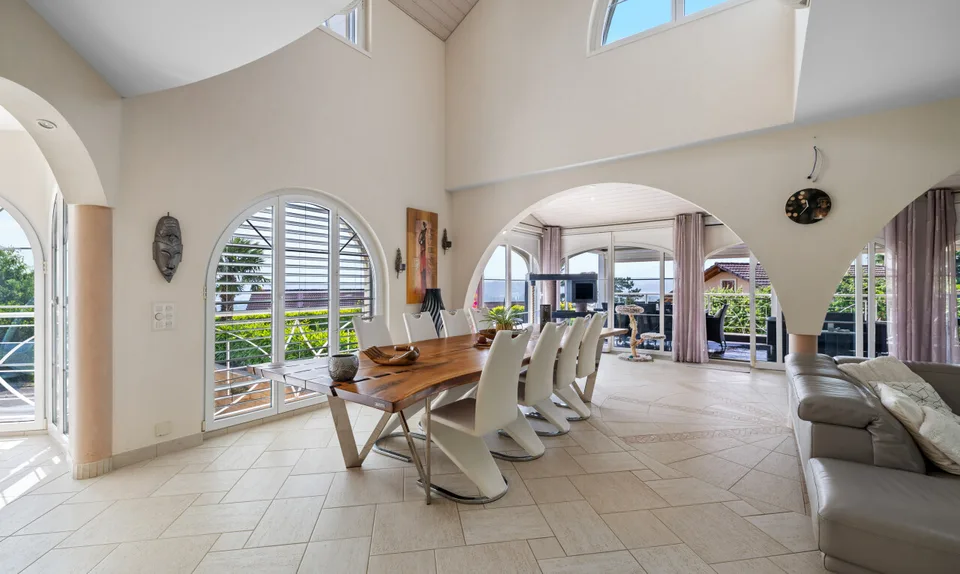 Exceptional house with heated pool! – photo 11 of 13