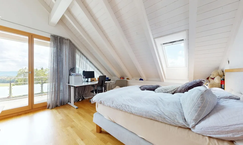 Erstklassiges 7.5-Zimmer-Einfamilienhaus mit unverbaubarer Aussicht – Foto 11 von 13