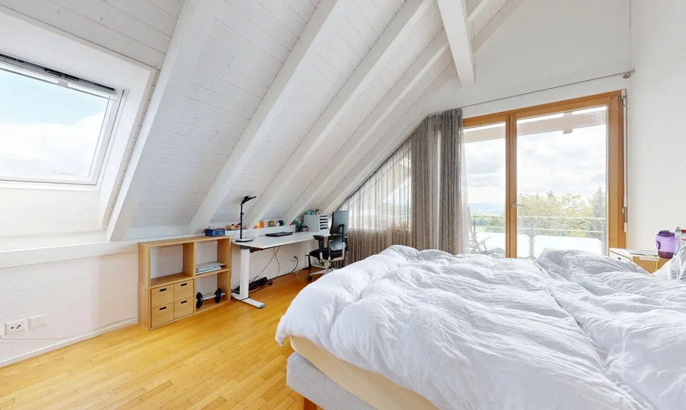 Erstklassiges 7.5-Zimmer-Einfamilienhaus mit unverbaubarer Aussicht – Foto 10 von 13