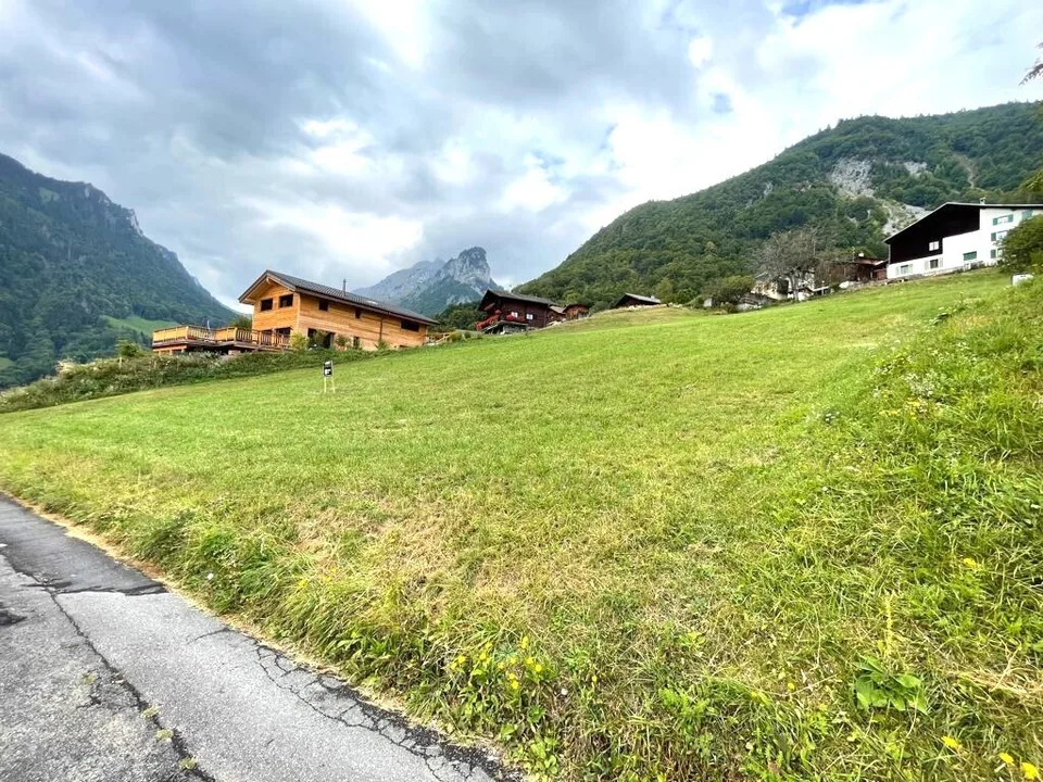MIEX | BAUGRUNDSTÜCK ZUM VERKAUF OHNE VERMITTLUNGSVERTRAG 1028 m2