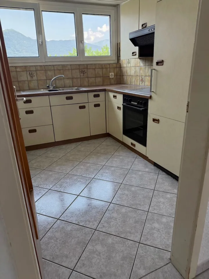 Appartamento con Vista a Bellinzona, 2.5 Locali