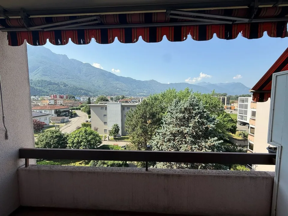 Appartamento con Vista a Bellinzona, 2.5 Locali