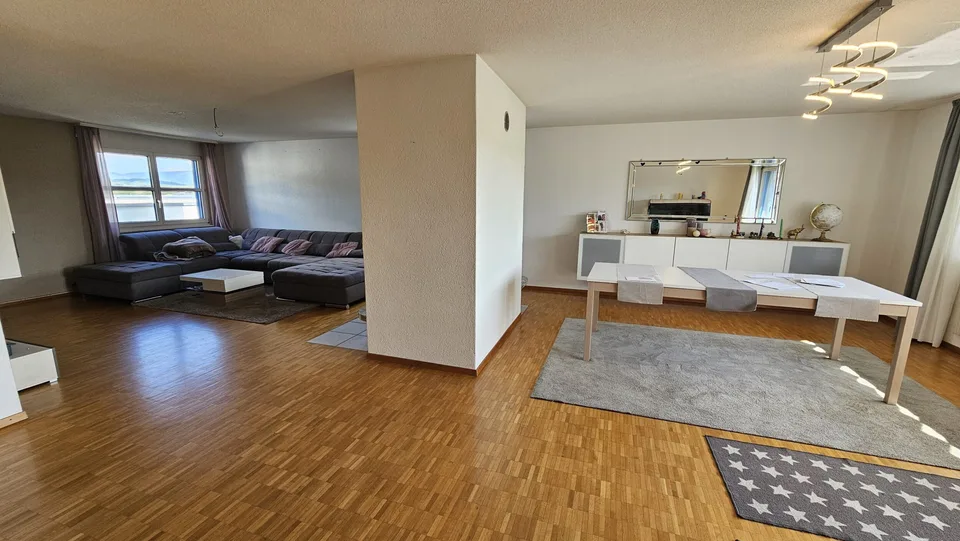 In vendita a Delémont, splendido attico di 6 stanze con 1 grande terrazza
