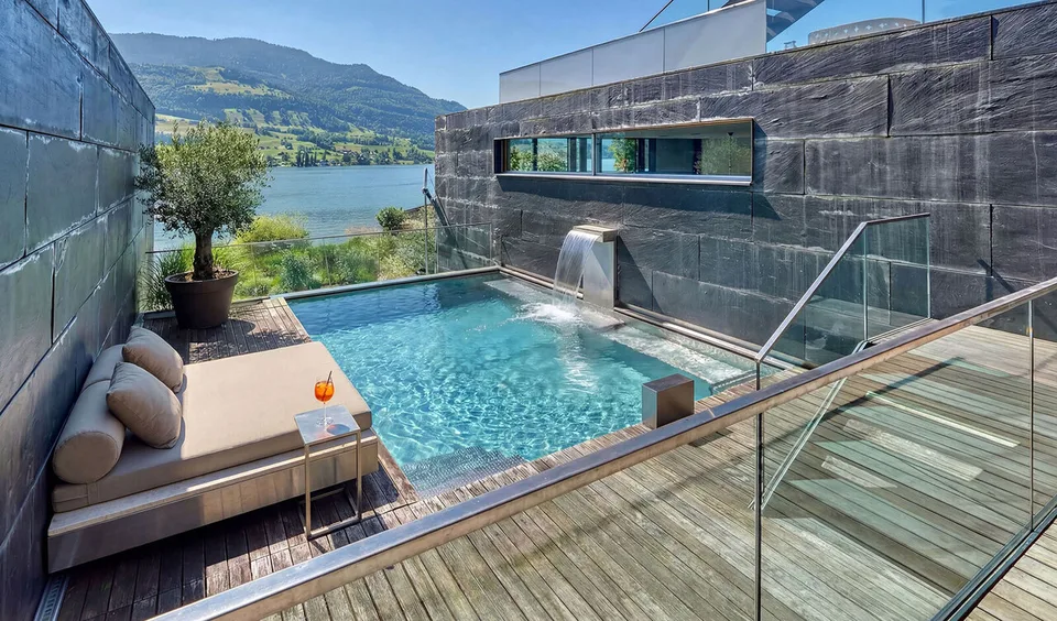 Villa mit direktem Seeanstoss in Küssnacht am Rigi