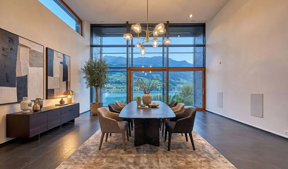 Villa mit direktem Seeanstoss in Küssnacht am Rigi
