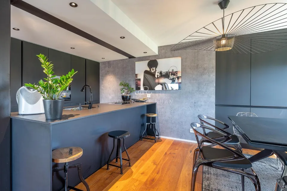 Eysins | Heller, vollständig renovierter Duplex, 10 Minuten vom Herzen von Nyon entfernt – Foto 11 von 13