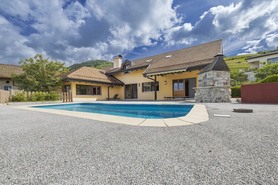 Villa d'exception de 9,5 pièces - Vue lac et montagnes sur la Riviera