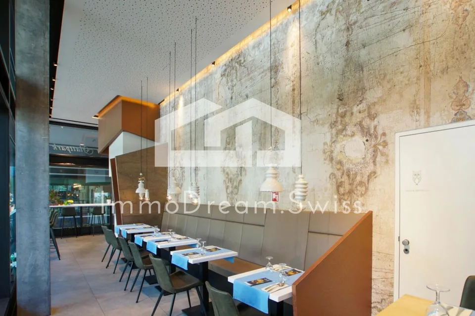 Ristorante attraente in posizione privilegiata con grande terrazza