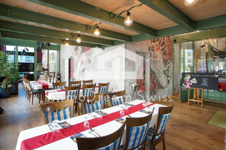Ristorante attraente in posizione privilegiata con grande terrazza