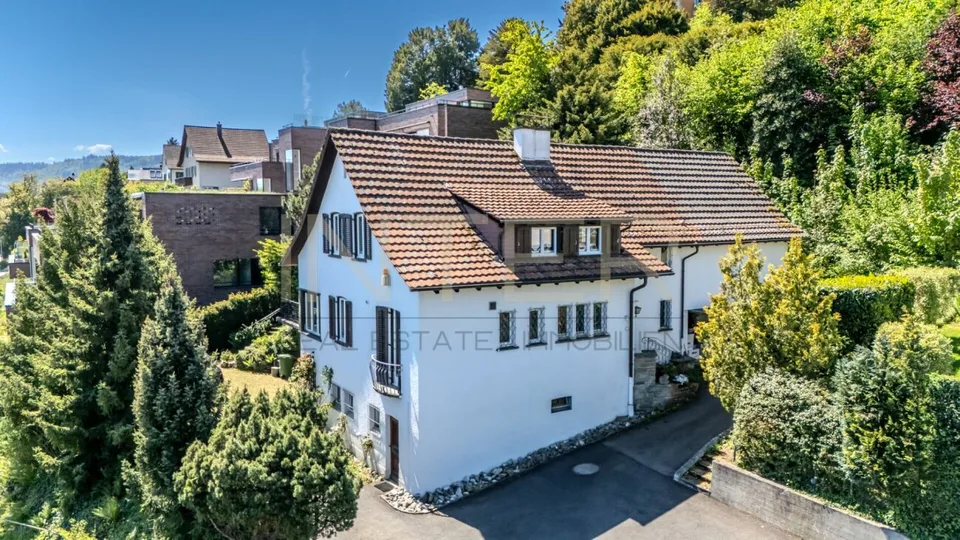 Reserviert: Stilvolles freistehendes 6.5-Zi-EFH mit 981 m² Grundstück, Seesicht und Entwicklungspotenzial in Oberrieden – Foto 8 von 9