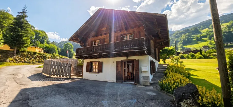 Chalet individuel avec fort potentiel - Résidence secondaire autorisée à Val-d'Illiez