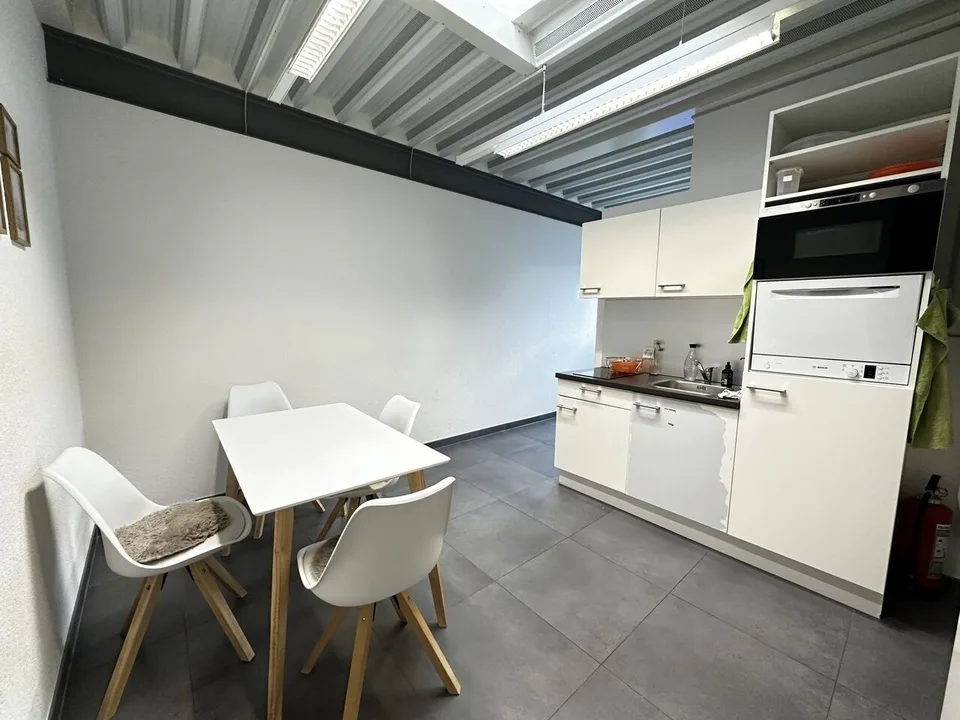 Zu verkaufen Gebäude mit Werkstätten und Büros in Delémont – Foto 10 von 13