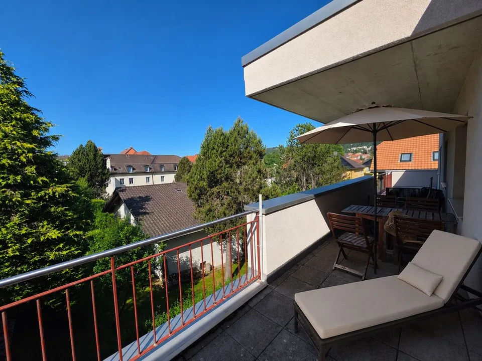 Appartement en attique avec  terrasse, garage double et place de parc extérieure