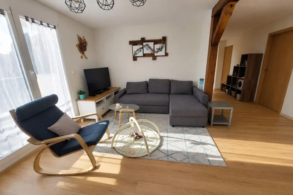 Attikawohnung mit Terrasse, Doppelgarage und Aussenparkplatz