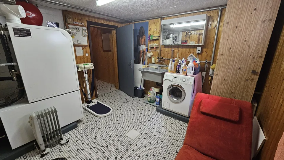 Zu verkaufen in Malleray, 6,5-Zimmer-Haus auf einem Grundstück von 858 m²
