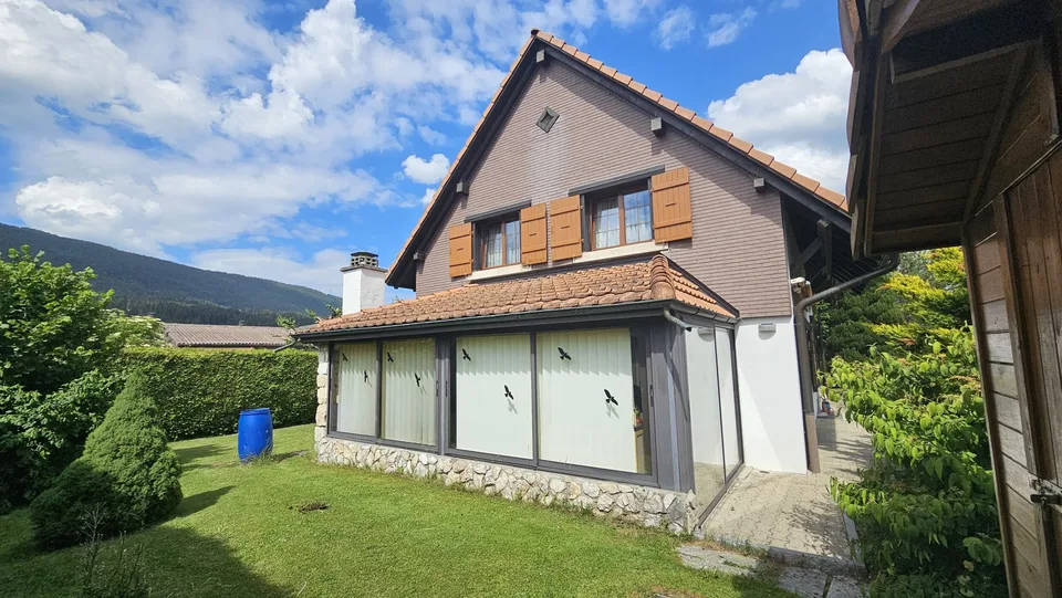 Zu verkaufen in Malleray, 6,5-Zimmer-Haus auf einem Grundstück von 858 m²