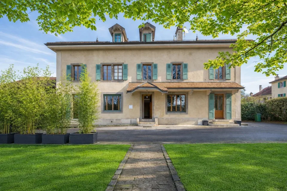 Demeure de caractère au coeur du village de Jussy
