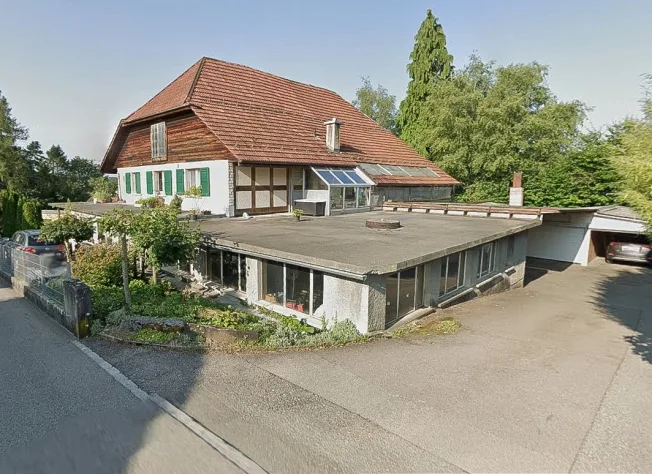 Grosses 2-Familienhaus mit mechanischer Werkstatt