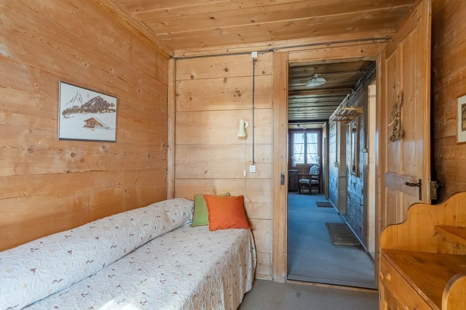 Multi-family house with exclusive, unobstructed views