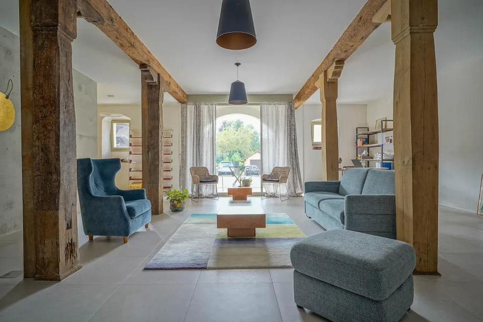 9-room House