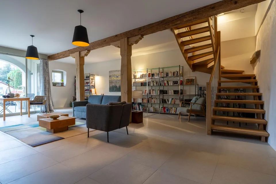 9-room House
