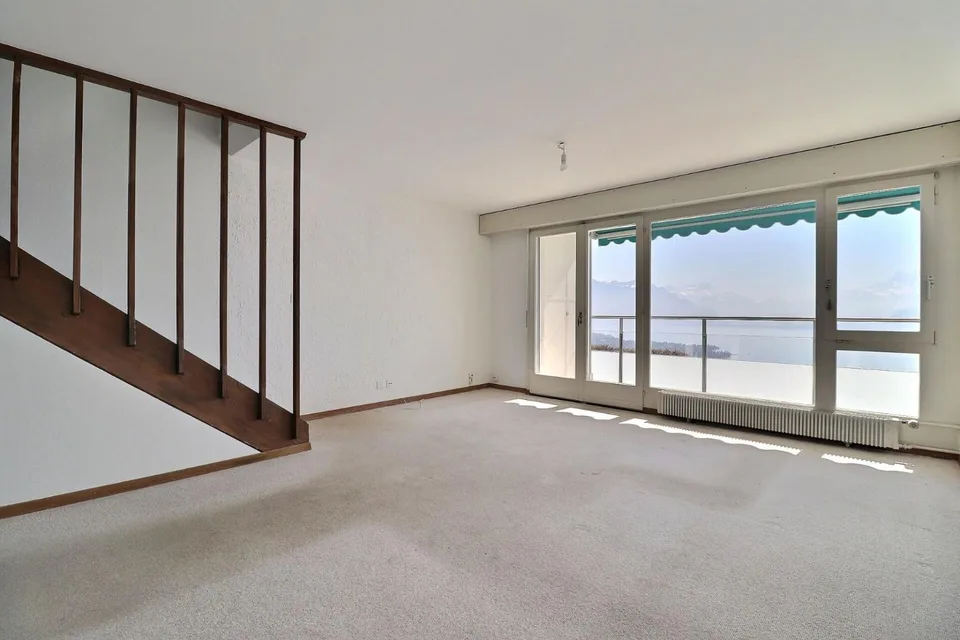 3,5-Zimmer-Duplex + Büro mit großem Potenzial und atemberaubendem Blick