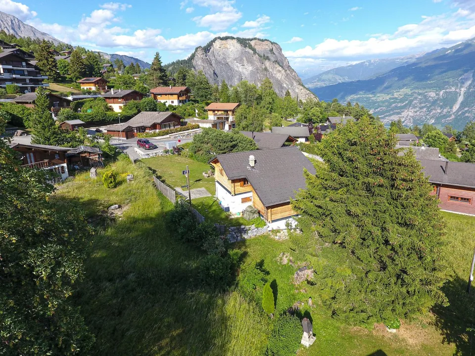 Schönes renoviertes Chalet auf einem sehr schönen, ebenen Grundstück in Ovronnaz/VS – Foto 18 von 20
