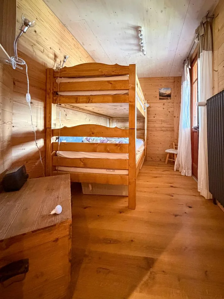 Schönes renoviertes Chalet auf einem sehr schönen, ebenen Grundstück in Ovronnaz/VS – Foto 10 von 20