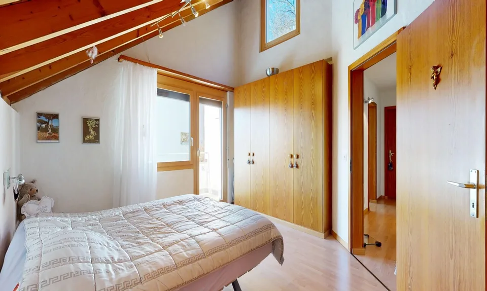 Charmantes 6 Zimmer Einfamilienhaus mit Pool, Sauna und Weitsicht – Foto 8 von 11