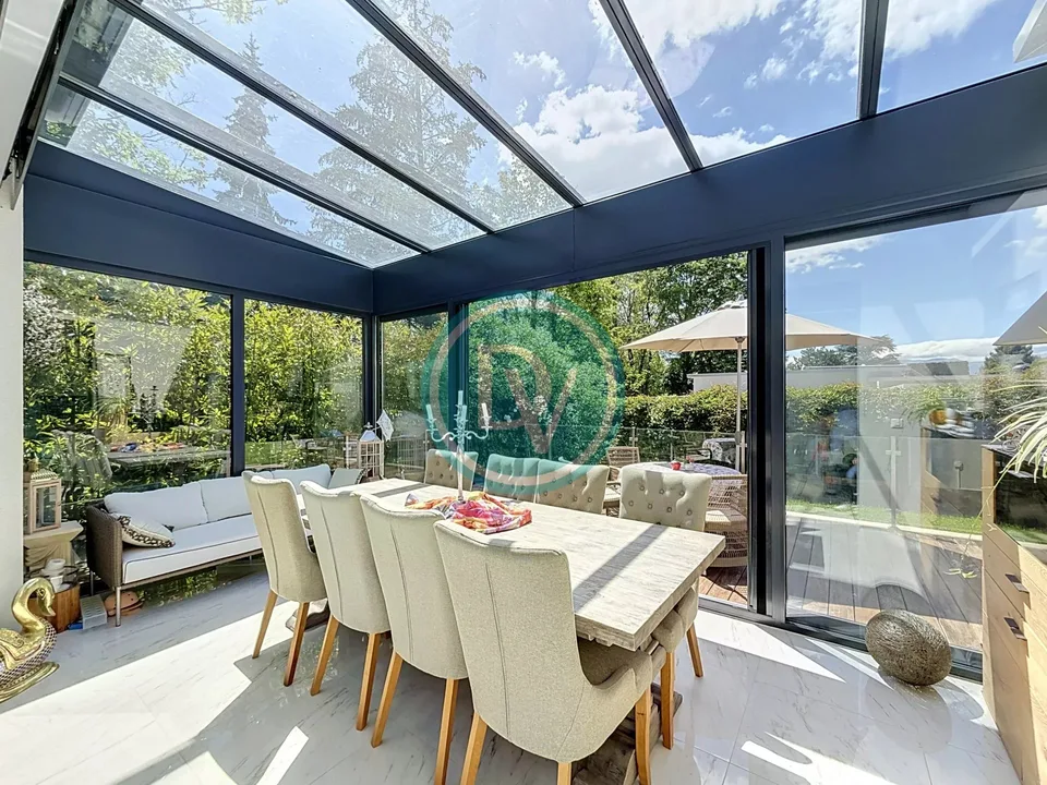 Moderne, neue und einstöckige Wohnung – Foto 8 von 13