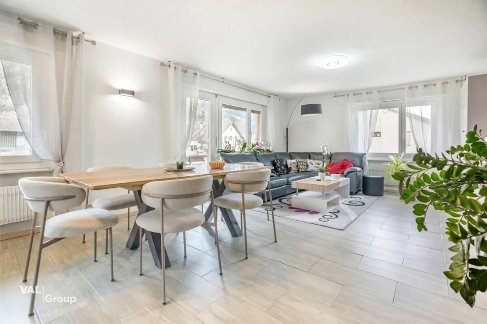 Ristrutturato con stile con molto spazio e fascino