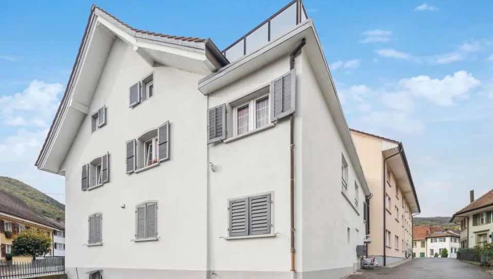 Kernsaniertes Mehrfamilienhaus mit Wohn- und Gewerbenutzung an zentral
