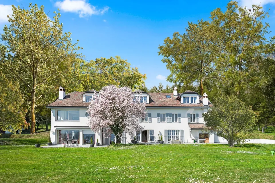 Très belle propriété familiale avec tennis et vue sur le lac, Morges