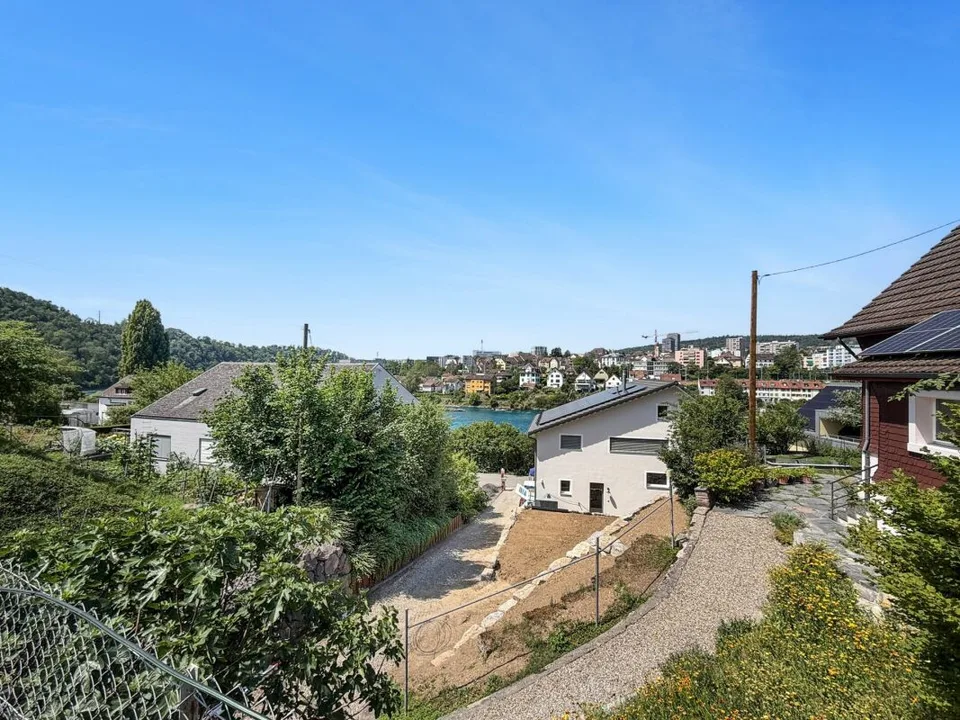 Grosszügige Traumwohnung in Flurlingen: Stadt trifft Natur