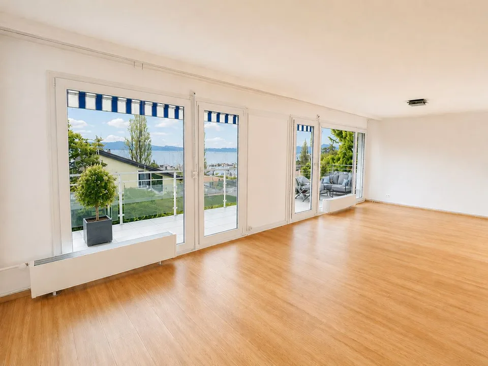 Erhabenes Penthouse mit Blick auf den Hafen von Pully