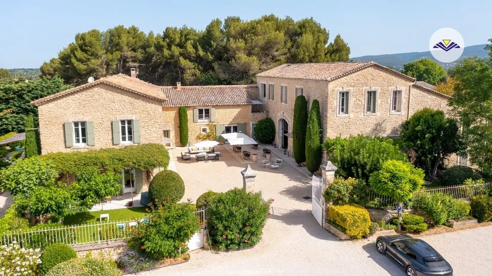 Immobilien zum Verkauf in der Provence - Gîte und Haupthaus
