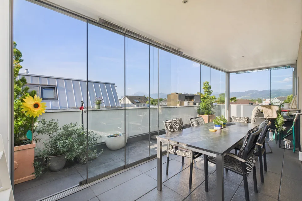 Exklusive Attikawohnung mit 40 m² Dachterrasse &amp; Wintergarten  Privatsphäre, Komfort in Widnau