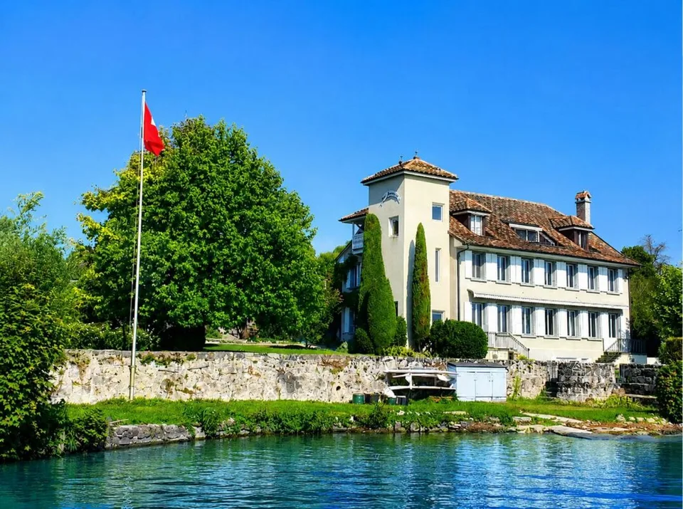Exceptionnelle Propriété pieds-dans-l'eau à Nyon