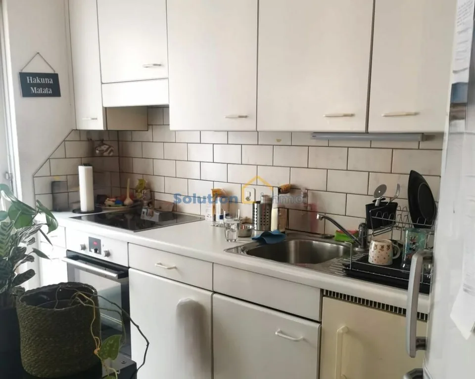 Appartement + un bureau, bénéficiant d'un emplacement central