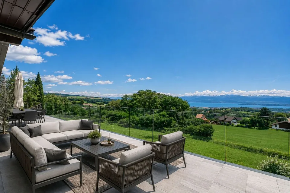 Villa individuelle avec vue spectaculaire sur le lac et le Mont Blanc
