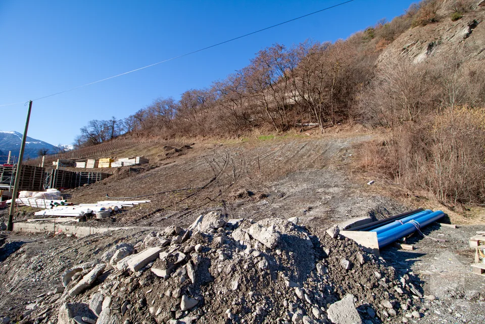 ! Spezialinvestor ! 1000 m2 Grundstück mit Baugenehmigung – Foto 7 von 8