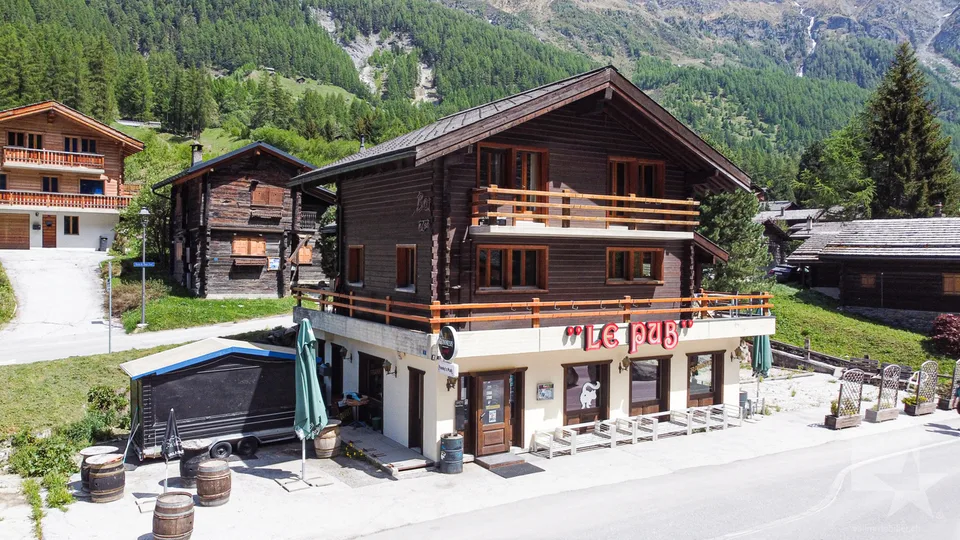 Exceptionnel : bistrot avec duplex 5.5 pièces et studio indépendant